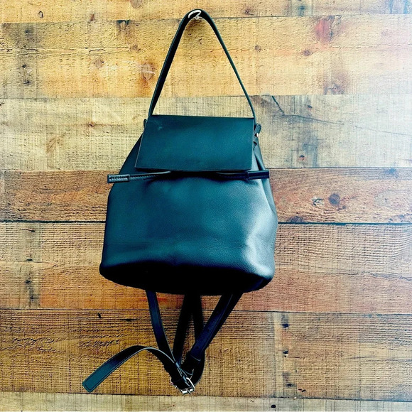 Zara Basics Collections Convertible Shoulder/Backpack Bag - Picture 1 of 12